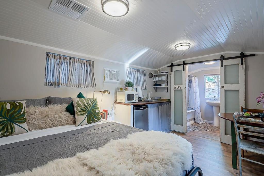 Cute Peaceful Tiny House Getaway W Backyard - Low Summer Rates! Tucson Eksteriør bilde